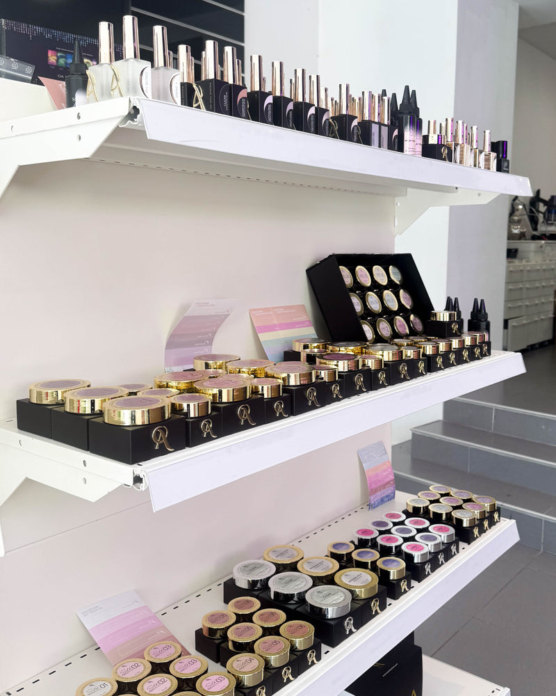 Ambiance showroom OA Nails - centre de formation beauté Icône Academy Le Havre